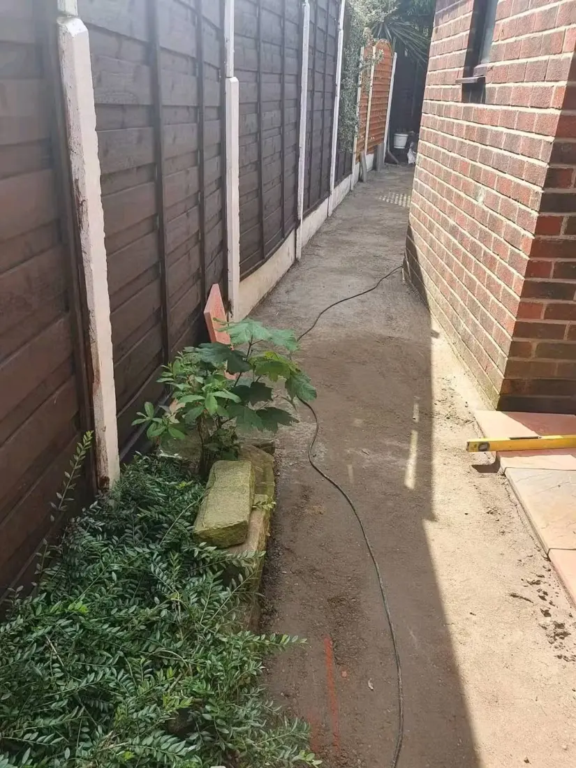 Before: Side return in slate-effect tiles